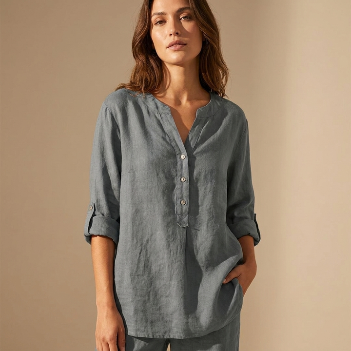 RAVENNA – Women’s Oversized Blouse with V-neck and Buttons